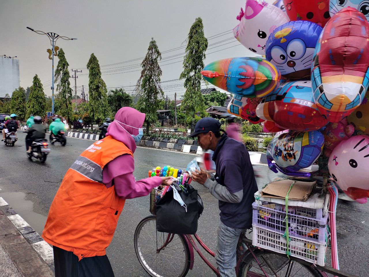 Semarak Ramadhan Rumah Zakat Berbagi 2288 Paket Takjil Di Seluruh Indonesia Rumah Zakat 7451